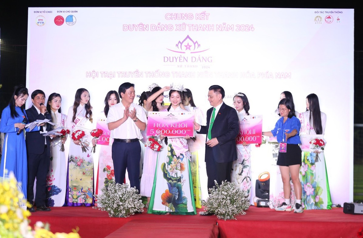 Lê Nguyễn Minh Phương đăng quang Hoa khôi Duyên dáng xứ Thanh năm 2024